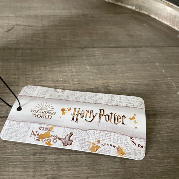 Harry Potter Red and White Striped Toy charm - Picture 3 of 4